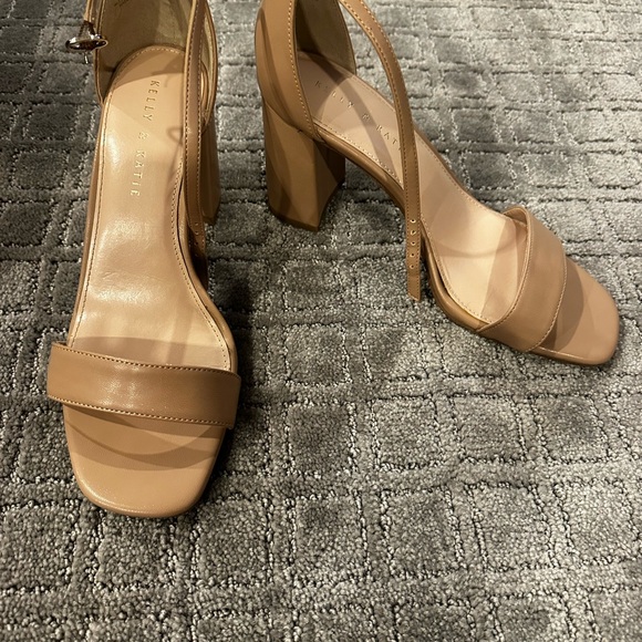 Kelly & Katie Tan Heels - Picture 1 of 4